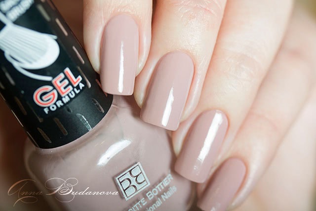 Brigitte Bottier Professional Nails: GF 04, GF 15, SSH 558, PT 322