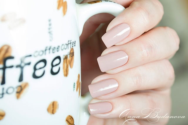 Brigitte Bottier Professional Nails: GF 04, GF 15, SSH 558, PT 322