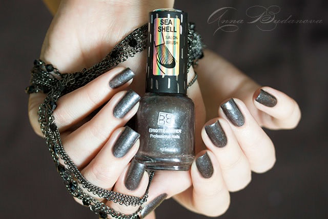 Brigitte Bottier Professional Nails: GF 04, GF 15, SSH 558, PT 322