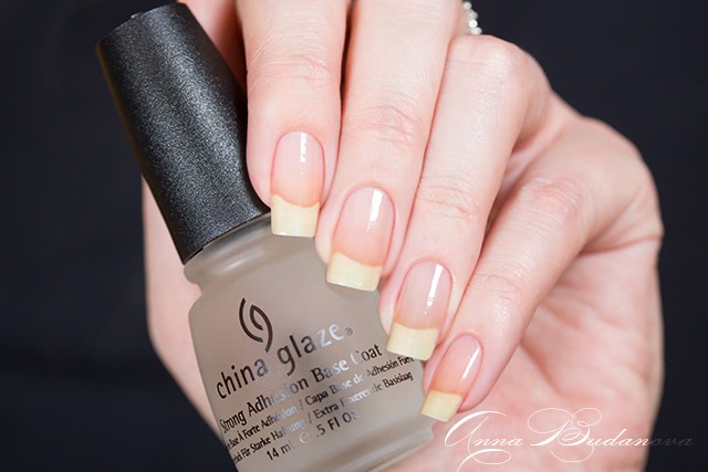 Цветной лак-спрей China Glaze Coloured Nail Spray