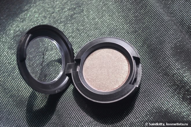 MAC Eye Shadow Club