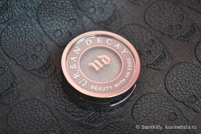 Urban Decay Eyeshadow Mushroom