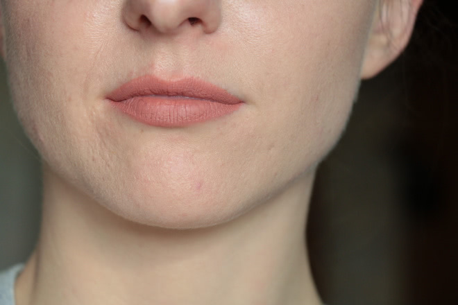 Тональная основа Catrice Nude Illusion Make Up в оттенке 010 Nude Ivory