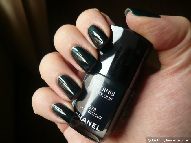 Магия Chanel Le Vernis Nail Colour Vert Obscur #679