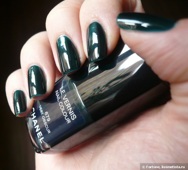 Магия Chanel Le Vernis Nail Colour Vert Obscur #679