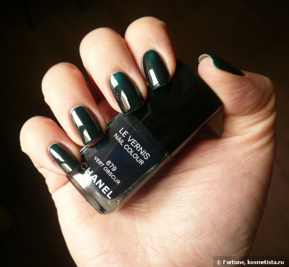 Магия Chanel Le Vernis Nail Colour Vert Obscur #679