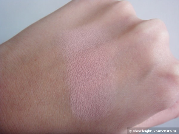 Нежнее нежного Illamasqua Powder Blusher в оттенке Katie