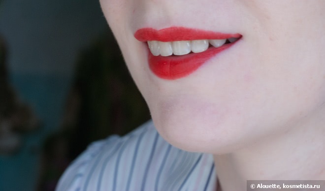 Жидкие матовые помады - четыре Bourjois Rouge Edition Velvet Lipstick и одна Guerlain Rouge G L'extrait Crème de Rouge Intense Matte Colour