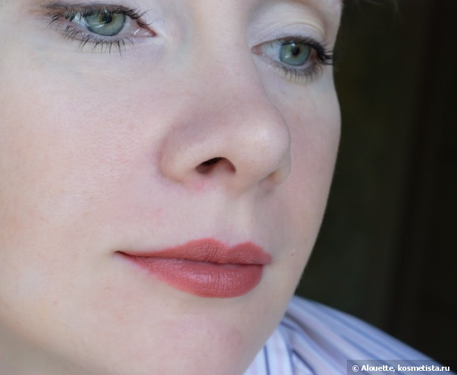 Жидкие матовые помады - четыре Bourjois Rouge Edition Velvet Lipstick и одна Guerlain Rouge G L'extrait Crème de Rouge Intense Matte Colour