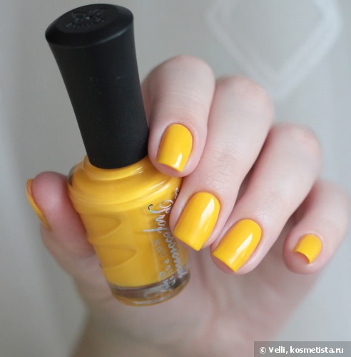 Весенний маникюр вместе с Konad professional Nail Polish P202
