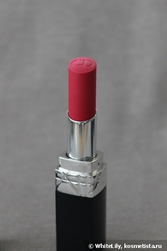 Помады из весенних коллекций Chanel и Dior