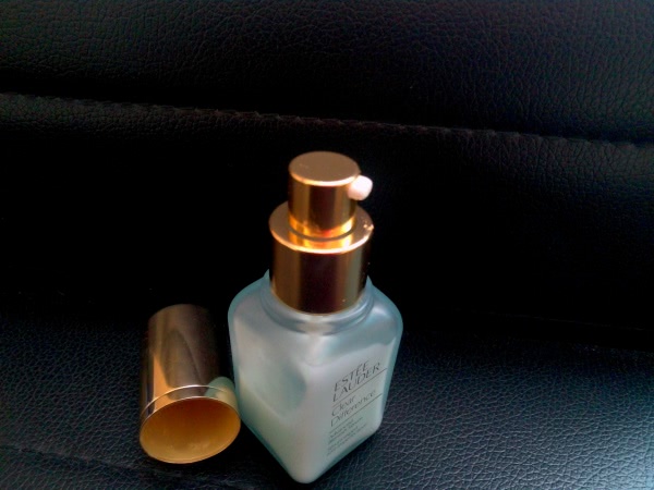 В борьбе за чистую кожу Estee Lauder Clear Difference Advanced Blemish Serum