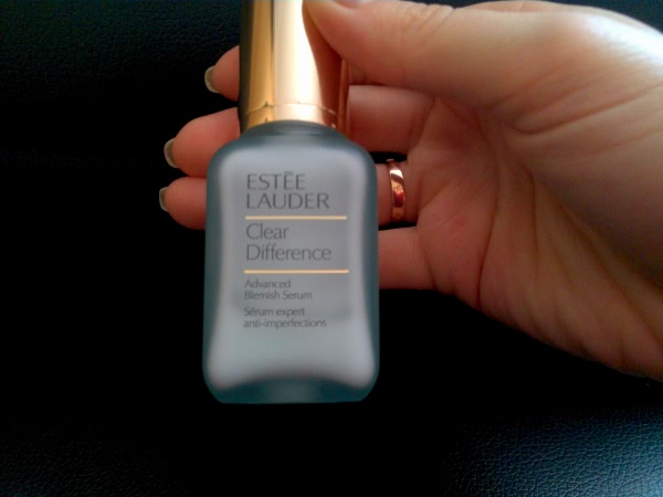 В борьбе за чистую кожу Estee Lauder Clear Difference Advanced Blemish Serum