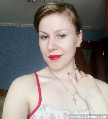 Chanel Rouge Coco Hydrating Creme Lip Colour в оттенке № 19 Gabrielle