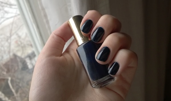 L'oreal Color Riche Long-Wearing Nail Polish 701. Midnight Mistress