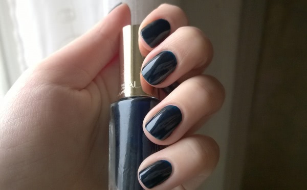L'oreal Color Riche Long-Wearing Nail Polish 701. Midnight Mistress