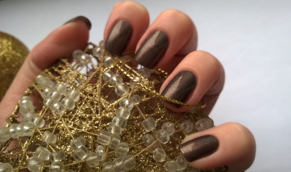 L'oreal Color Riche Long-Wearing Nail Polish 805. Mysterious Icon