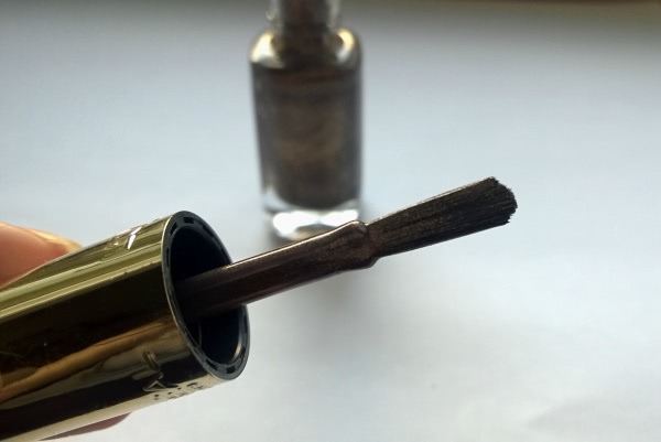 L'oreal Color Riche Long-Wearing Nail Polish 805. Mysterious Icon