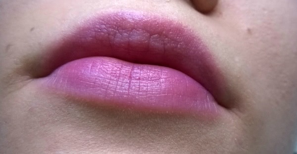 Новый черный: The Body Shop Lip & Cheek Velvet Stick in 50 Poppy Universal