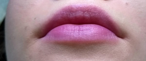 Новый черный: The Body Shop Lip & Cheek Velvet Stick in 50 Poppy Universal