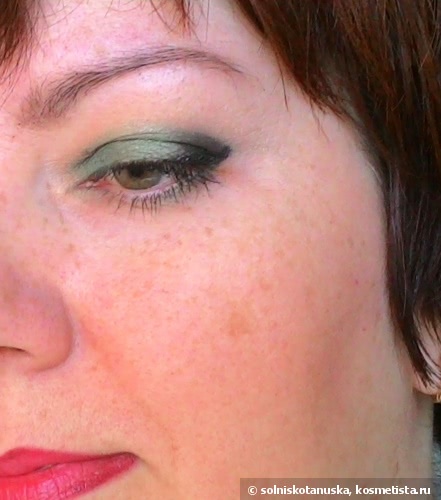 Винил. Shiseido Luminizing Satin Eye Color Trio GR 716 Vinyl