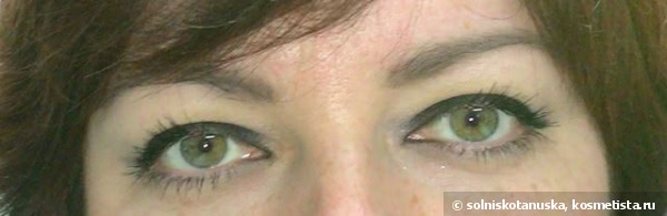 Винил. Shiseido Luminizing Satin Eye Color Trio GR 716 Vinyl