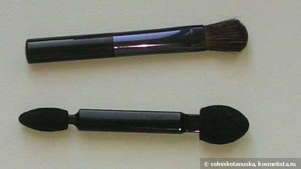 Винил. Shiseido Luminizing Satin Eye Color Trio GR 716 Vinyl