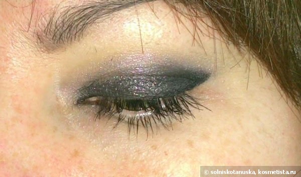 Винил. Shiseido Luminizing Satin Eye Color Trio GR 716 Vinyl