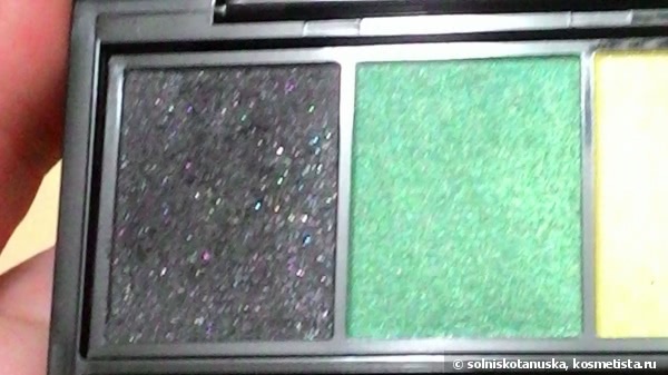 Винил. Shiseido Luminizing Satin Eye Color Trio GR 716 Vinyl