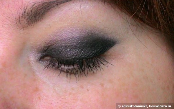 Винил. Shiseido Luminizing Satin Eye Color Trio GR 716 Vinyl