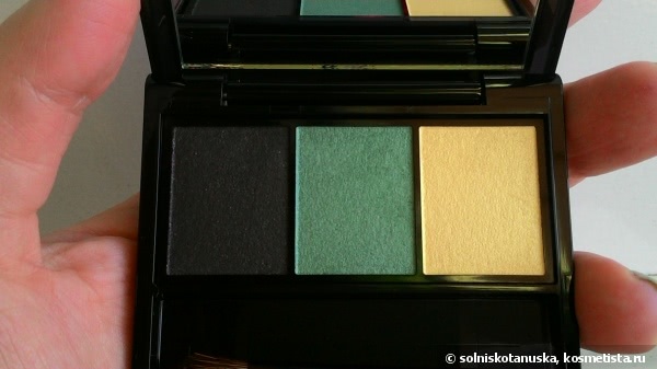 Винил. Shiseido Luminizing Satin Eye Color Trio GR 716 Vinyl