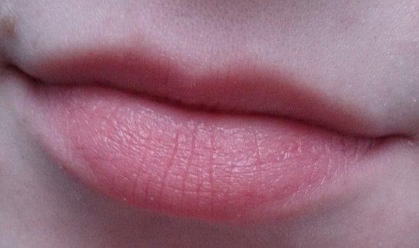 Помада Essence Stay matt lip cream 03 soft nude