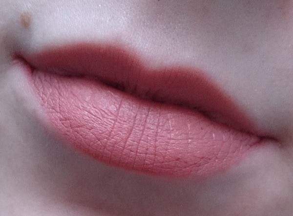 Помада Essence Stay matt lip cream 03 soft nude