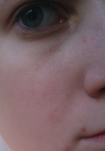 База Catrice Prime And Fine Anti-Red Base