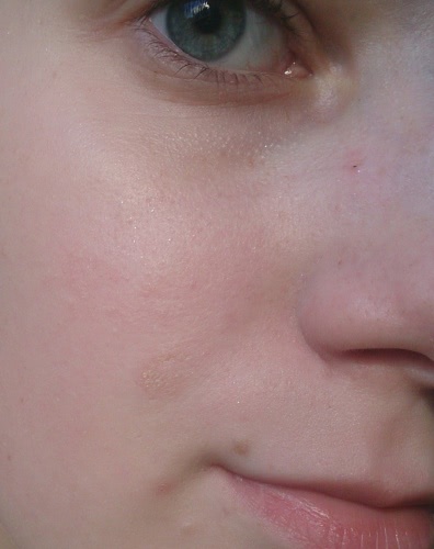 База Catrice Prime And Fine Anti-Red Base