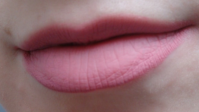 Помада Sleek Make UP Matte Me Ultra smooth matte lip cream (Petal 435)