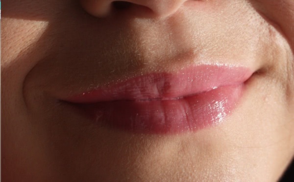 Нежность от Maybelline Color Elixir Lip Color оттенок 705 Blush Essence