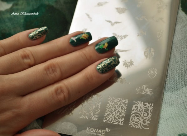 Kiko Sun Pearl nail lacquer # 428 River Green и новогодний дизайн