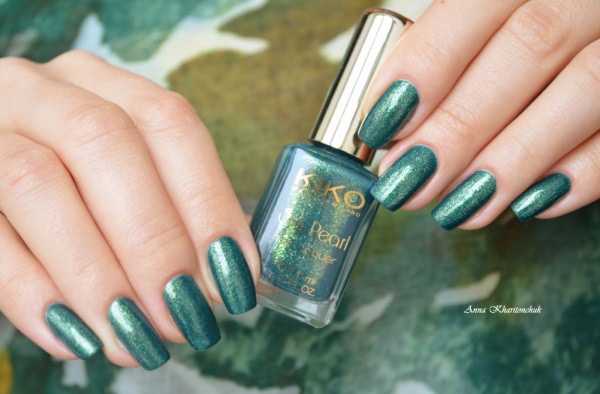 Kiko Sun Pearl nail lacquer # 428 River Green и новогодний дизайн