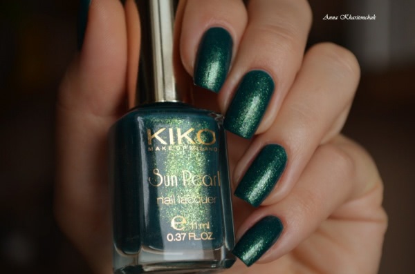 Kiko Sun Pearl nail lacquer # 428 River Green и новогодний дизайн