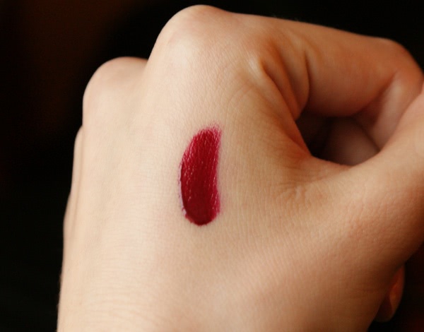 Shiseido Lacquer Rouge в оттенке RD 607