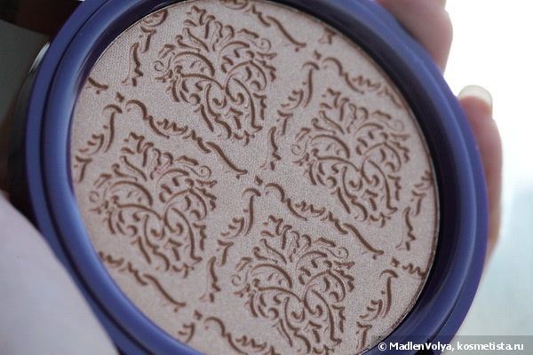 Pupa Milano Golden Infusion Face Highlighter из коллекции Paris experience в оттенке 001 Pink Gold