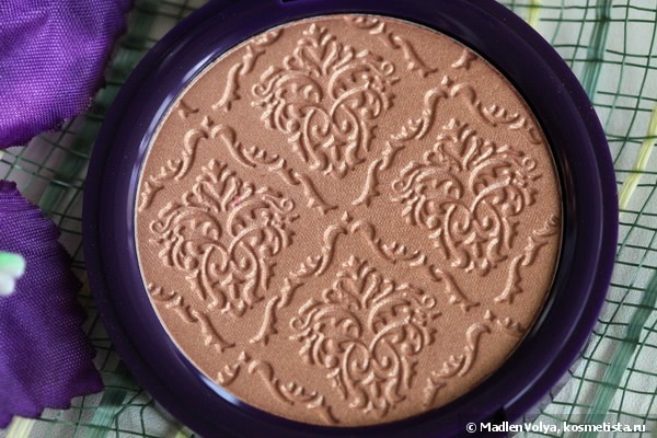 Pupa Milano Golden Infusion Face Highlighter из коллекции Paris experience в оттенке 001 Pink Gold