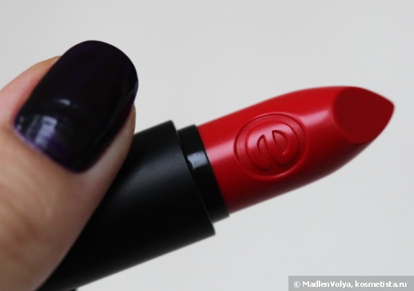 Essence Longlasting Lipstick 02 All You Need Is Red