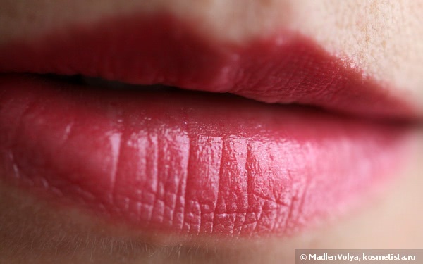 Collistar Twist Ultra-Shiny Gloss With Hyaluronic Acid And Pro Collagen #207 Corallo Rosa