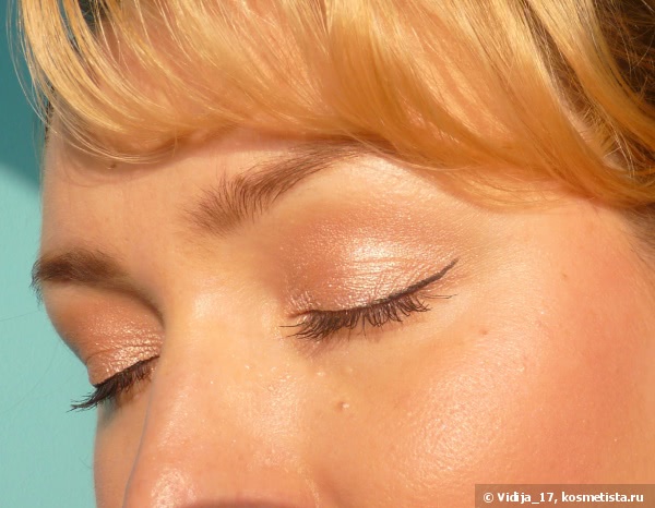 Аристократка Chanel Illusion d’Ombre Long Wear Luminous Eyeshadow #82 Emerveille
