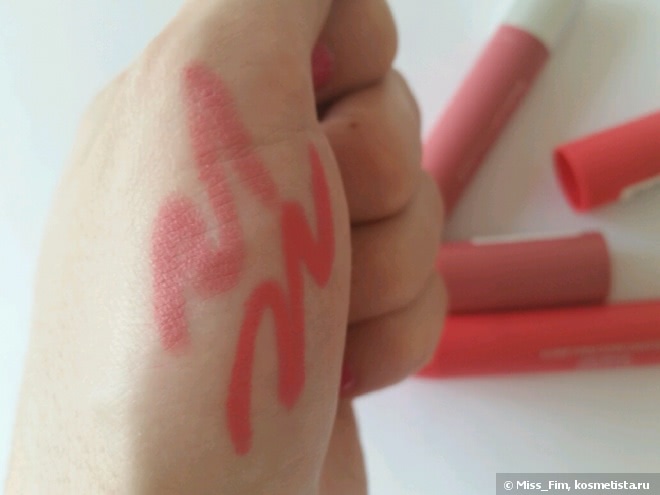 Revlon Colorburst Matte Balm #205 elusive #210 inapologetic