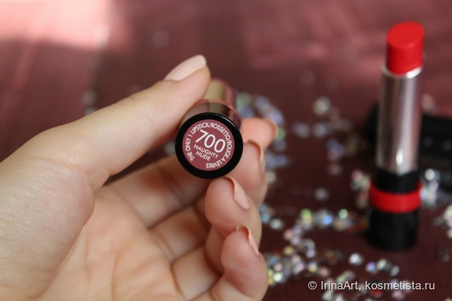 Если не любите матовый сухой финиш, то вам точно нужны помады от Rimmel. Оттенки 700 Naughty Nude и 510 Best of the Best
