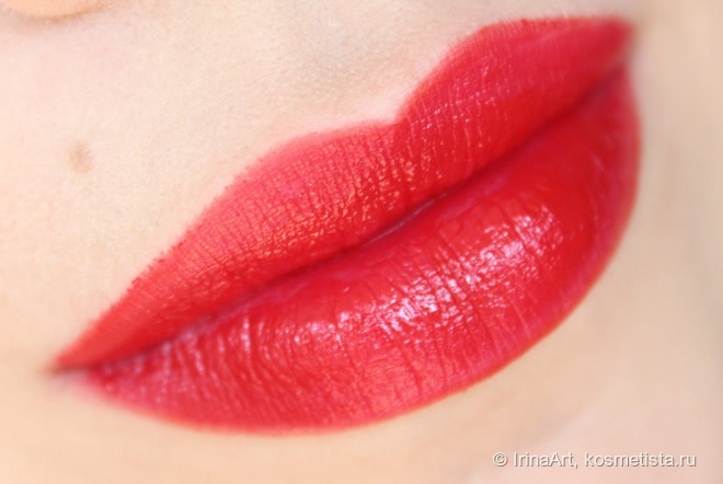 Если не любите матовый сухой финиш, то вам точно нужны помады от Rimmel. Оттенки 700 Naughty Nude и 510 Best of the Best