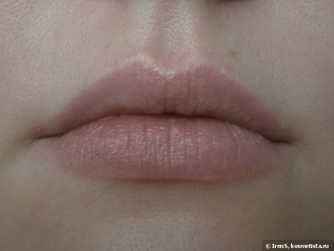 Revlon Super Lustrous Lipstick в оттенке 810 Pink Sizzle